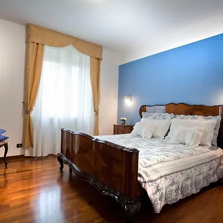 Micol House Two Apartment *